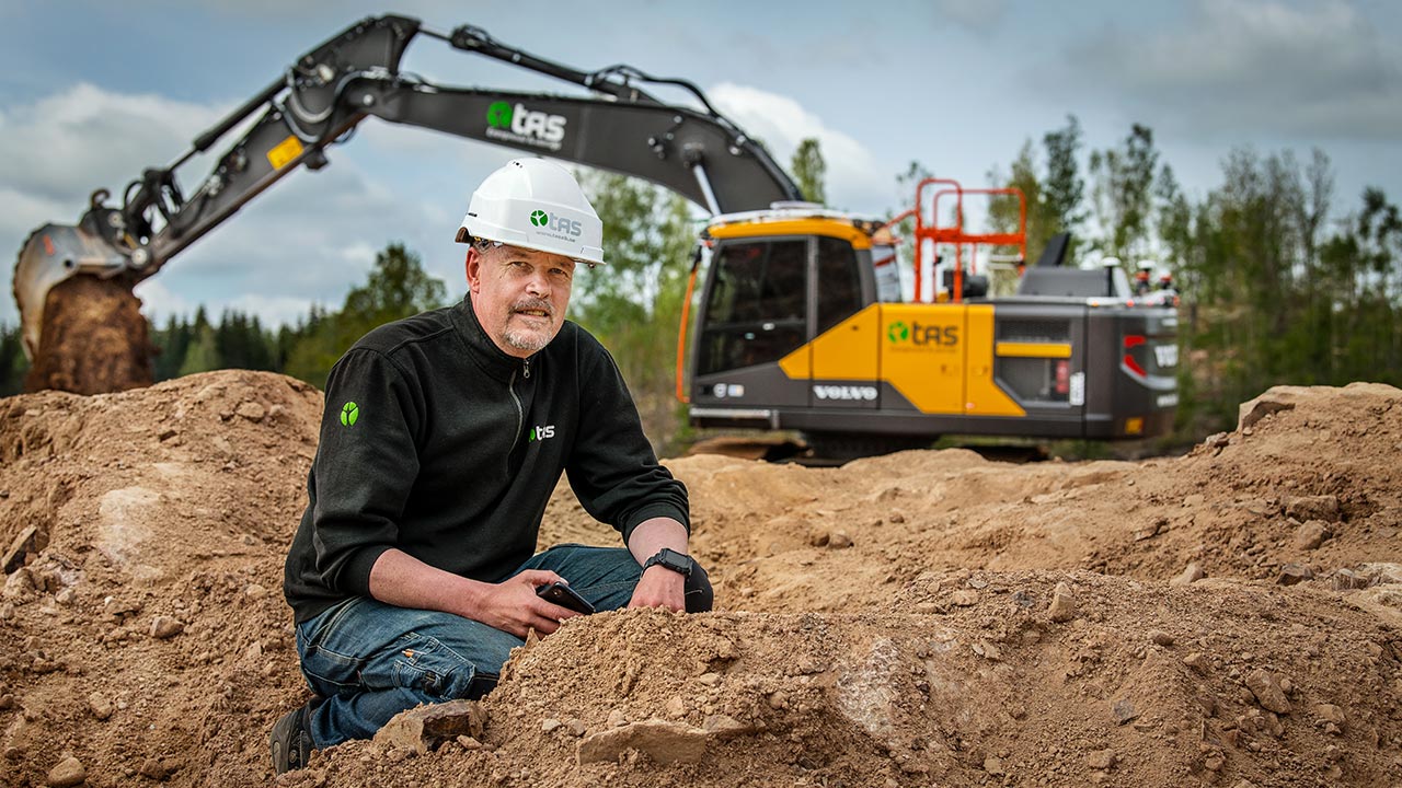 Vi söker ständigt nya medarbetare inom såväl entreprenad som skötsel. Välkommen att höra av dig med din ansökan